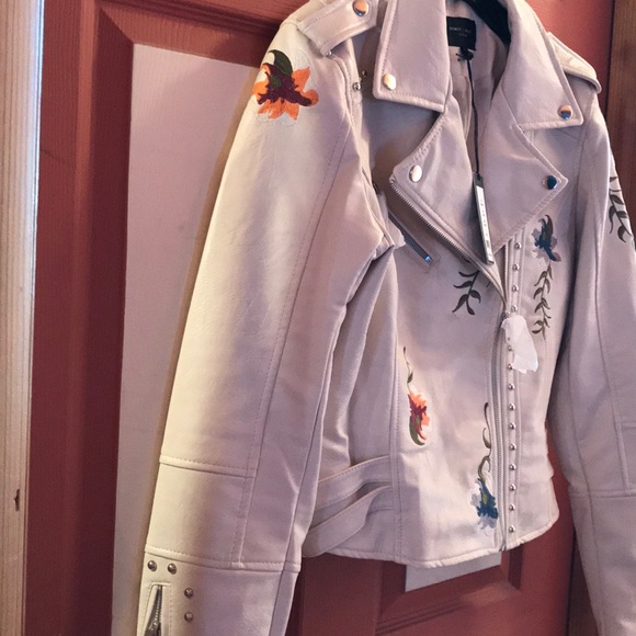 Artificial Leather Embroidered Moro Jacket - Picture 10 of 12